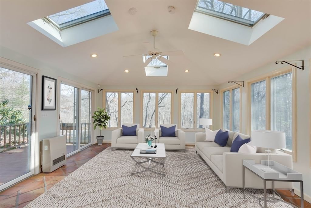 Listing Image 19
