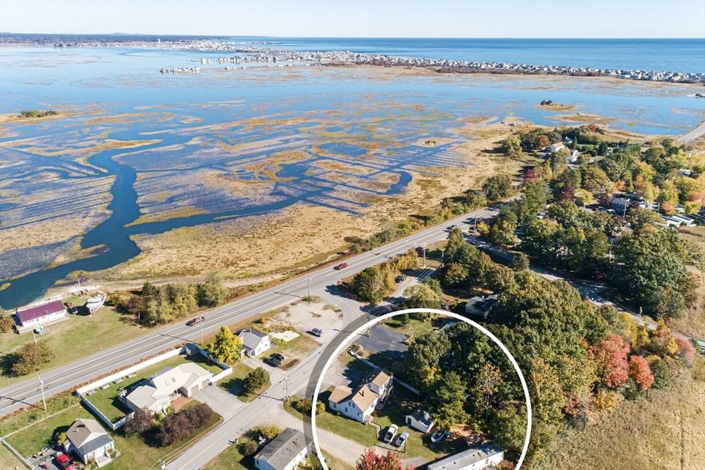 304 South Main St, Seabrook, NH 03874 photo 2