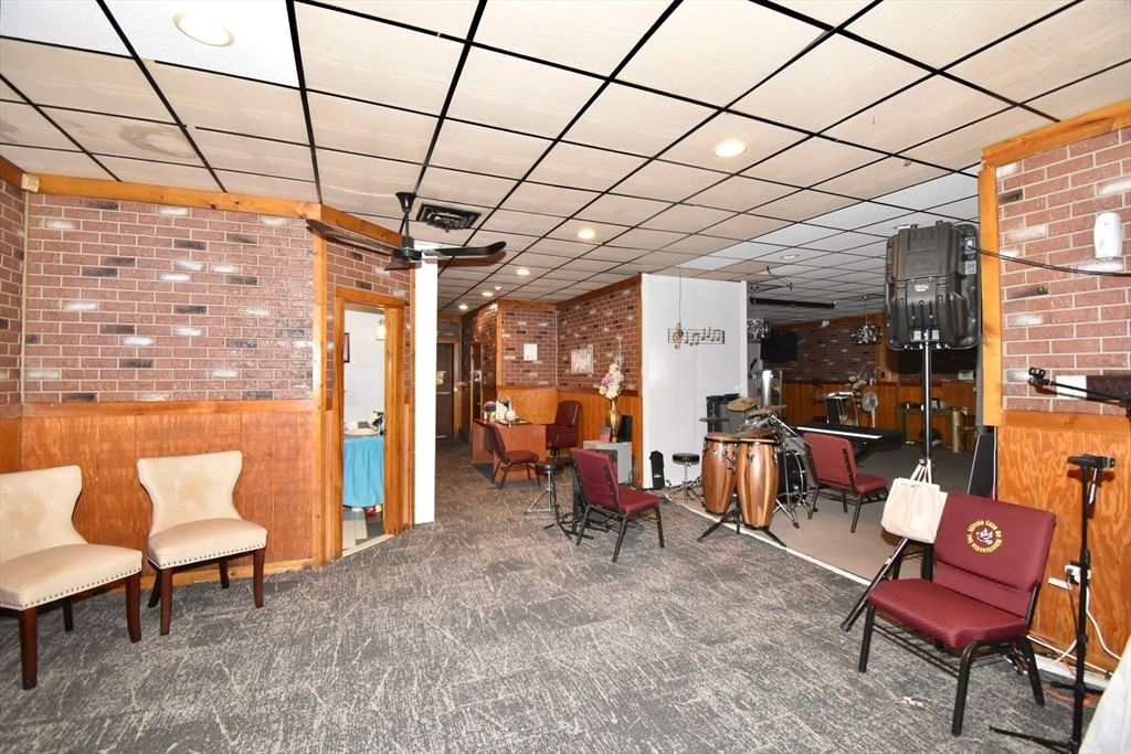 570-582 Main St Springfield — Photo 10 of 23