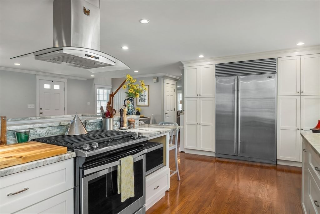 Listing Image 11