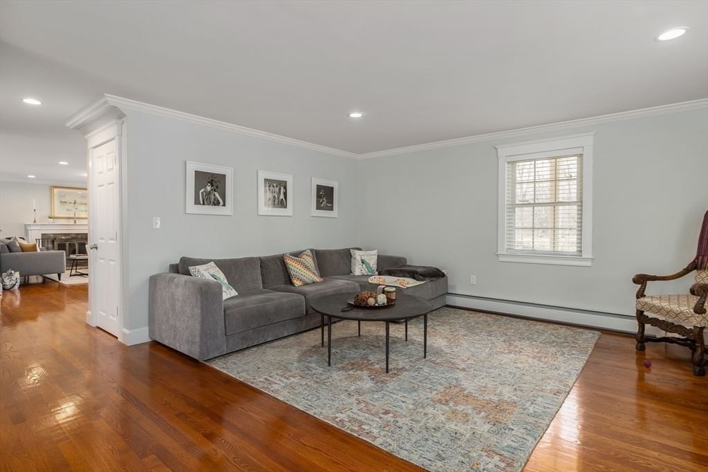 Listing Image 19