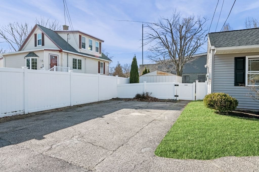 Listing Image 25