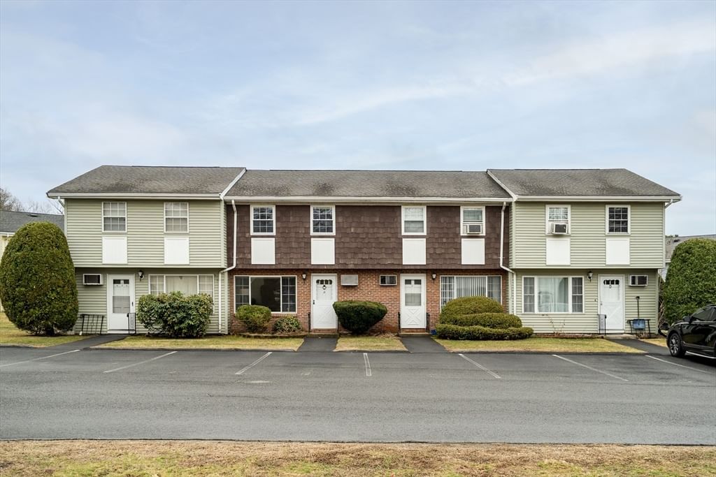 Main Listing Photo