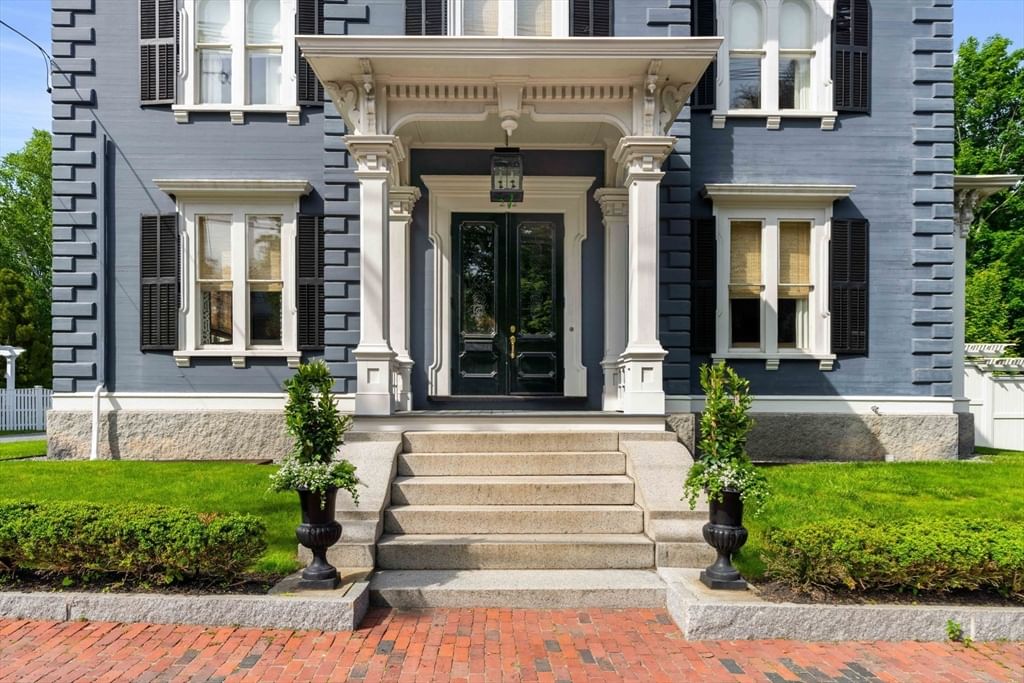 Main Listing Photo