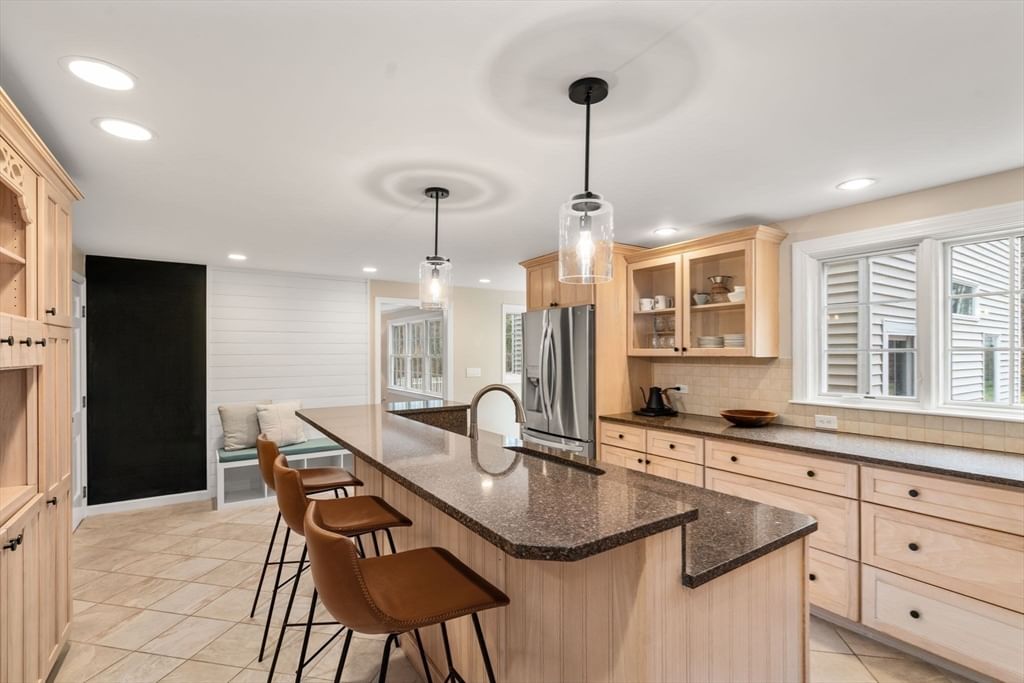 12 Douglas Rd Westford — Photo 8 of 37
