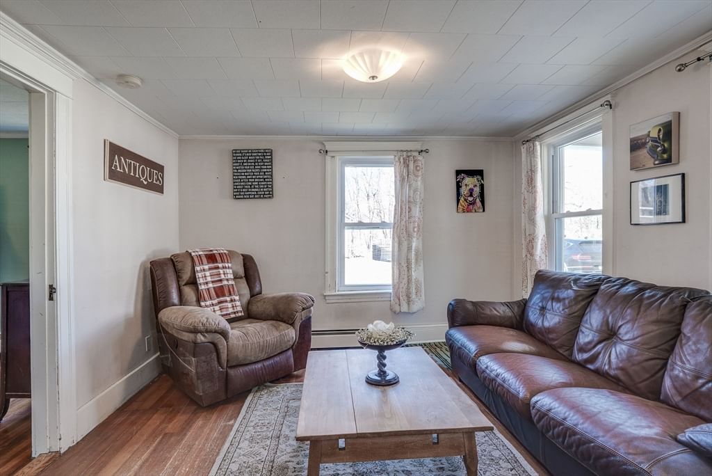 Listing Image 11