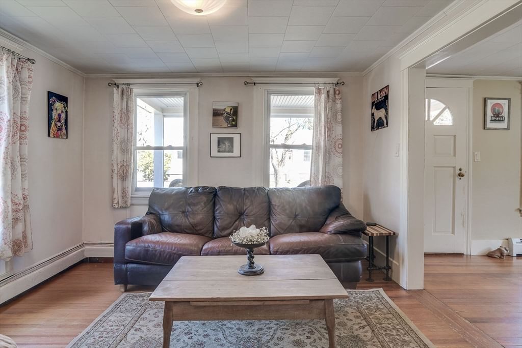 Listing Image 12