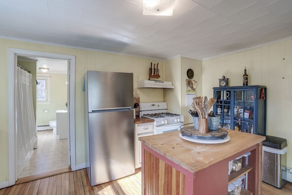 Listing Image 6