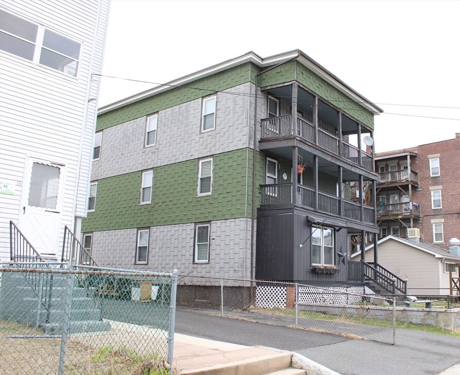 14 Ferry St Chicopee — Photo 1 of 12