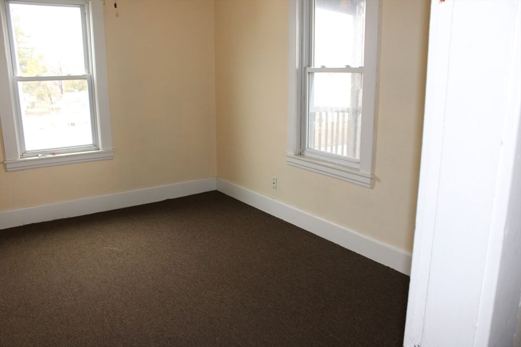 14 Ferry St Chicopee — Photo 10 of 12