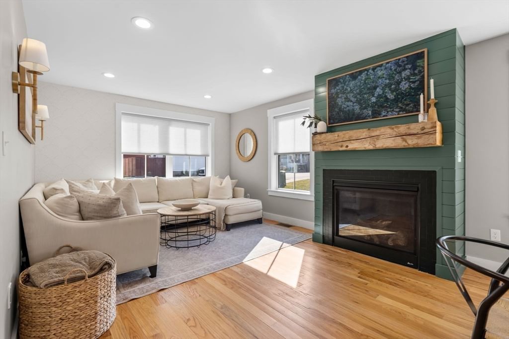 Listing Image 11