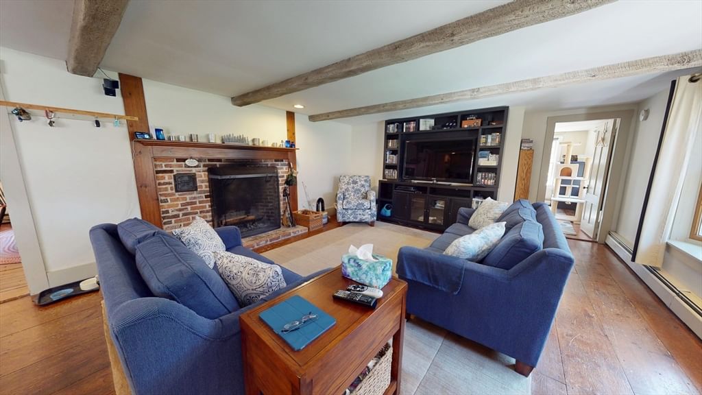 1 Amesbury Rd, Newton, NH 03858 photo 5