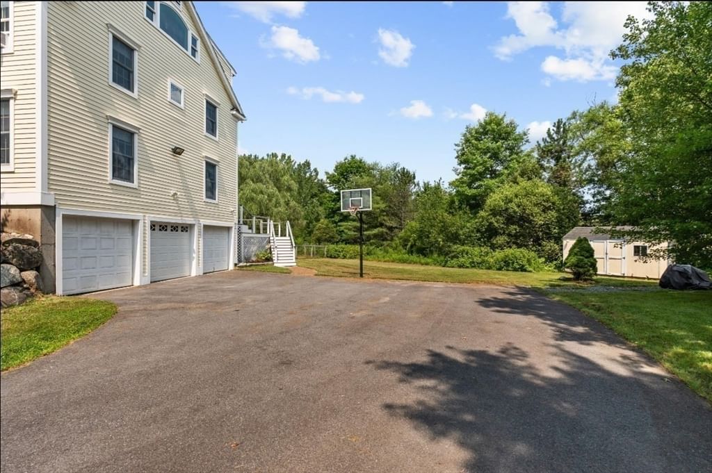 Listing Image 6