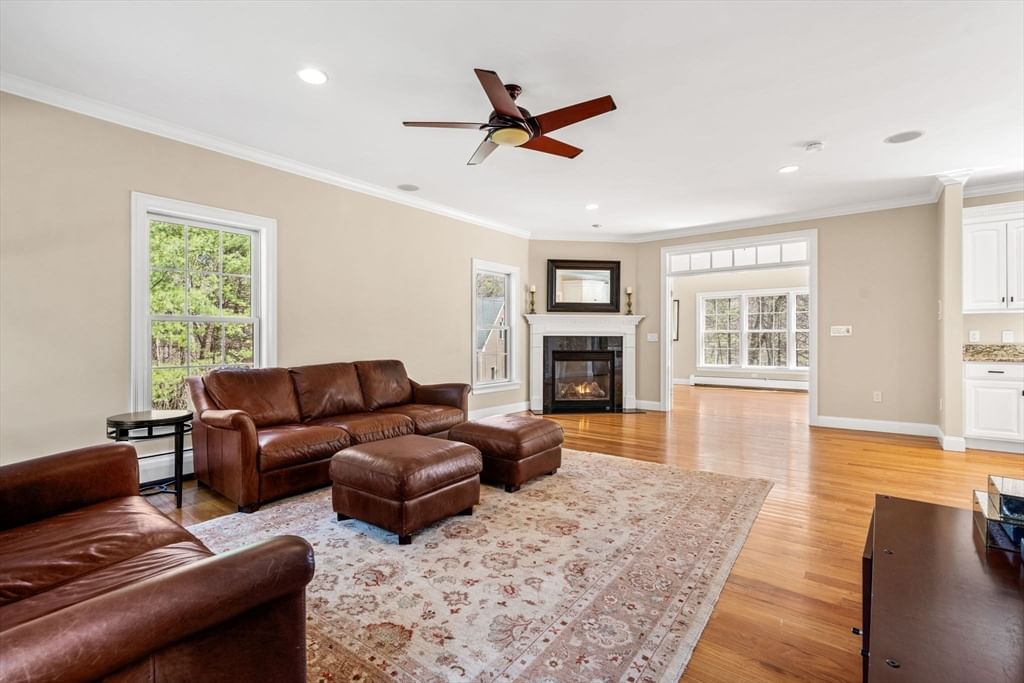 Listing Image 19