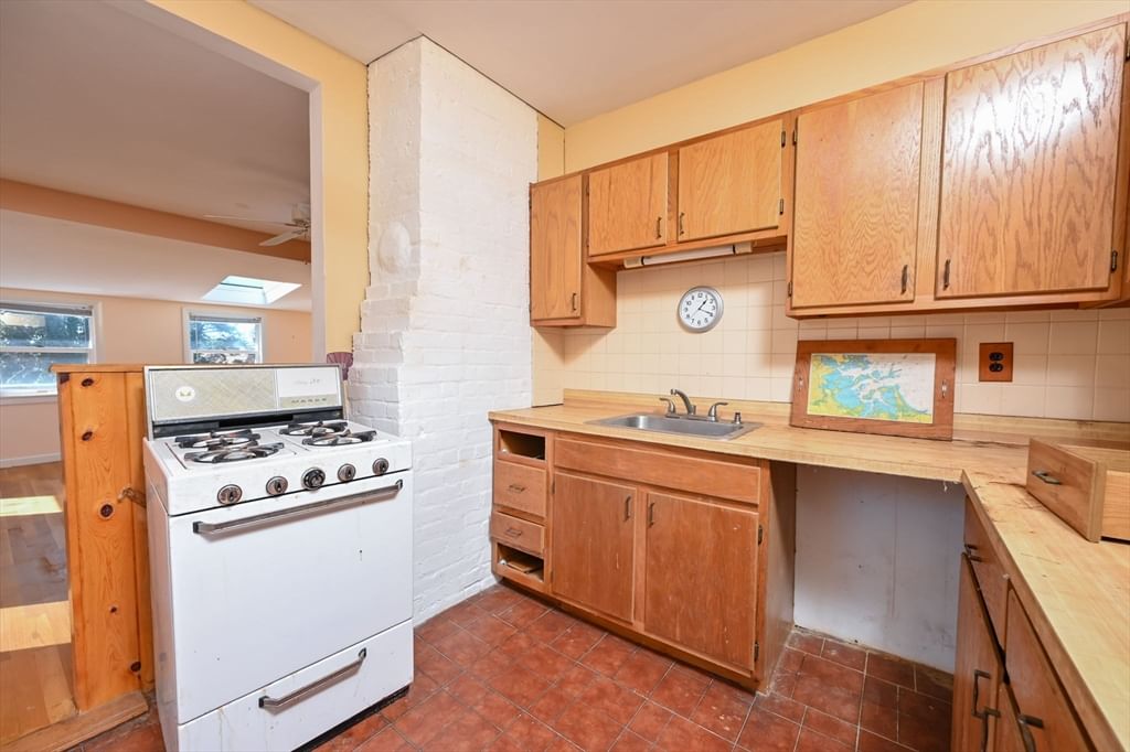 23 Wyola Rd Hull — Photo 10 of 26