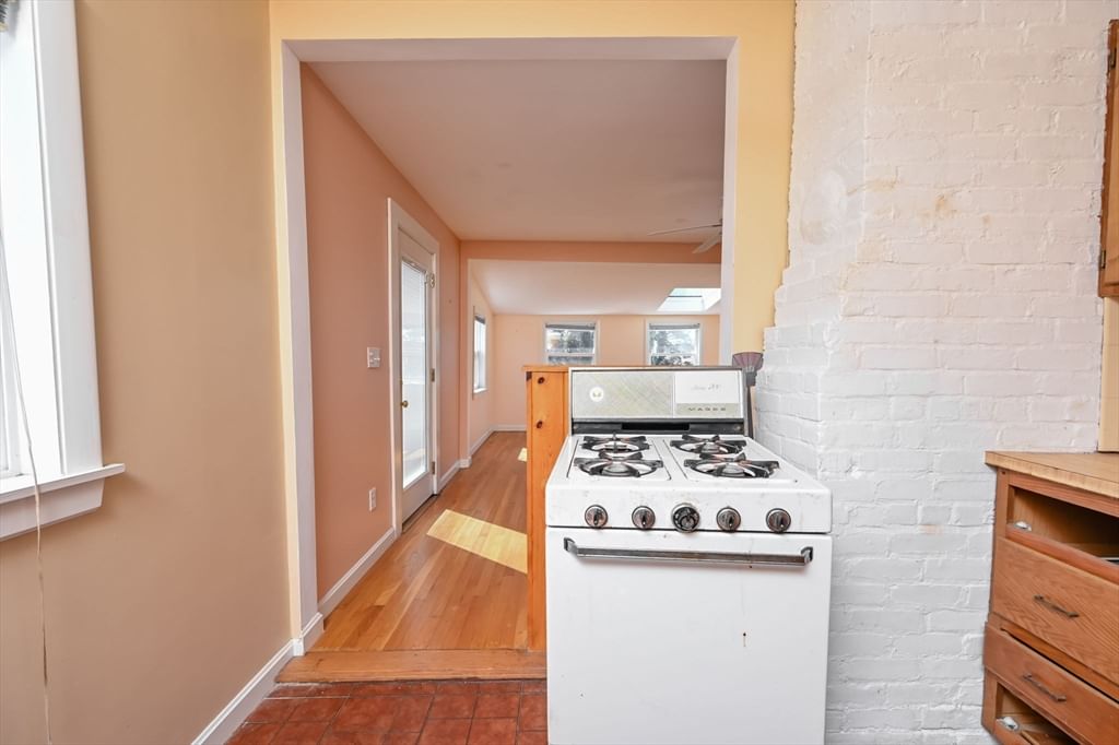 23 Wyola Rd Hull — Photo 11 of 26