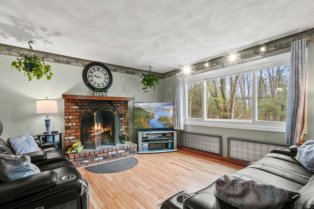 33 Frost Road, Derry, NH 03038 photo 3