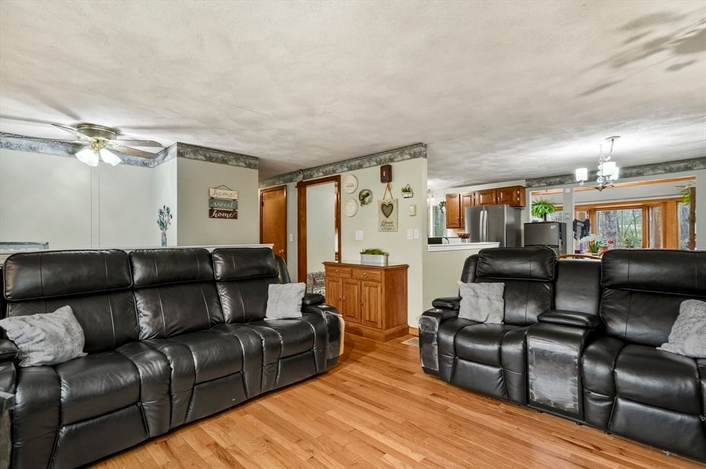 33 Frost Road, Derry, NH 03038 photo 4