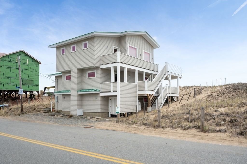 Main Listing Photo
