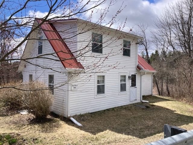 123 West St, Goshen, MA 01032 photo 2