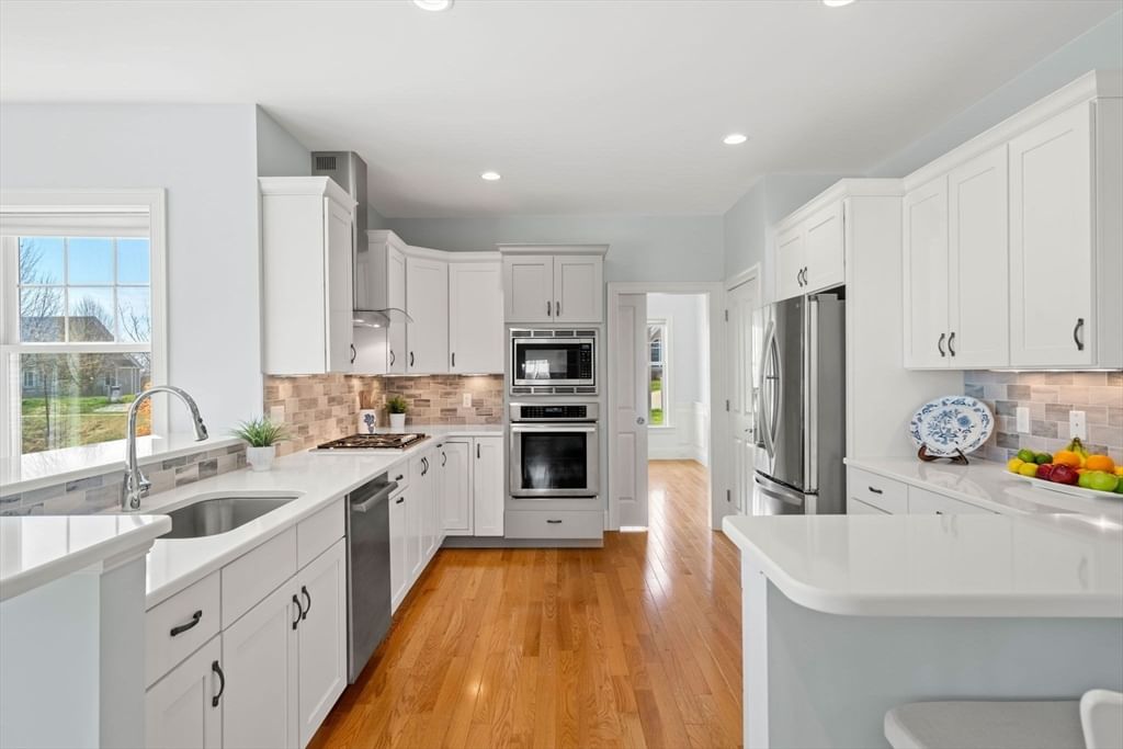 Listing Image 9