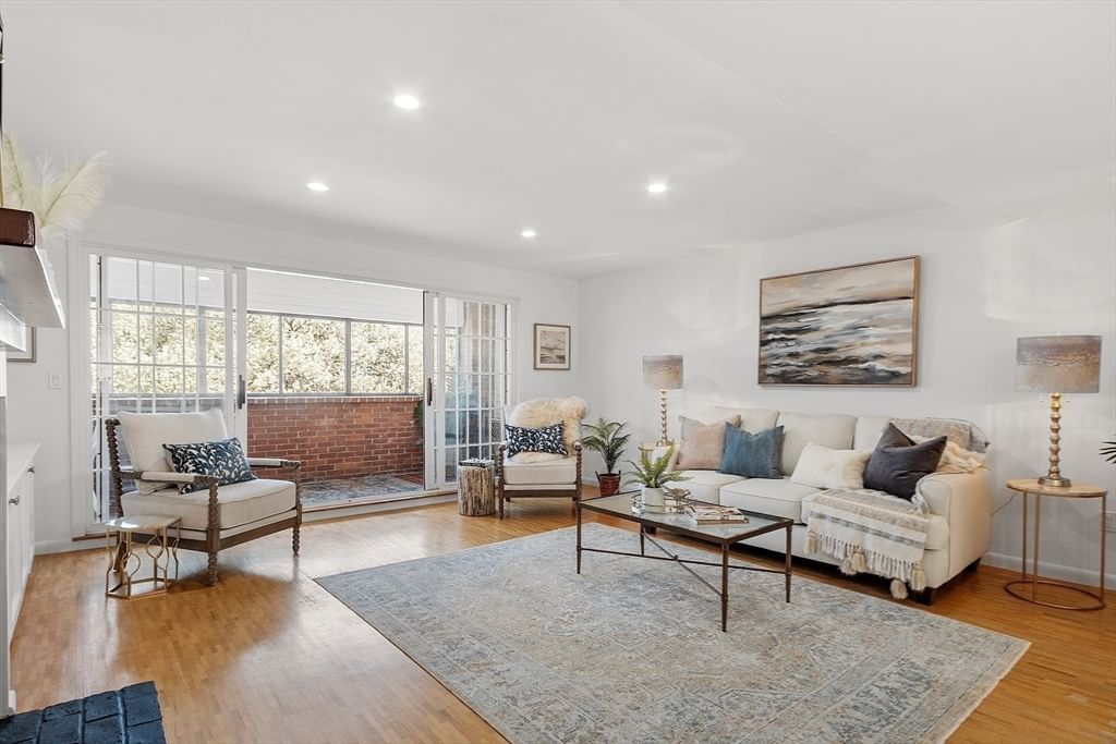 Listing Image 16