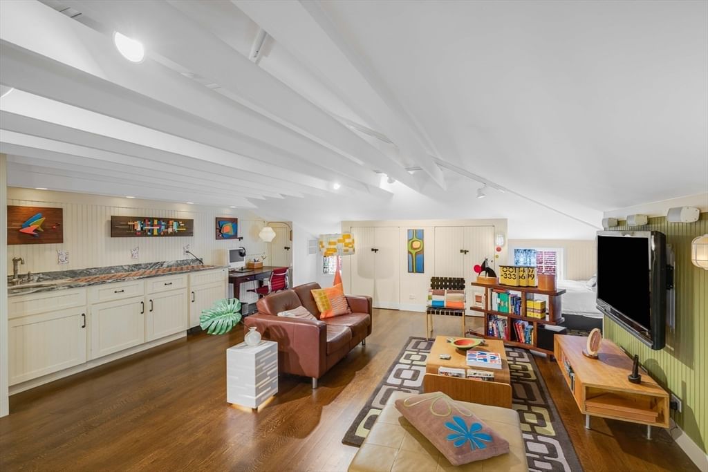 Listing Image 23