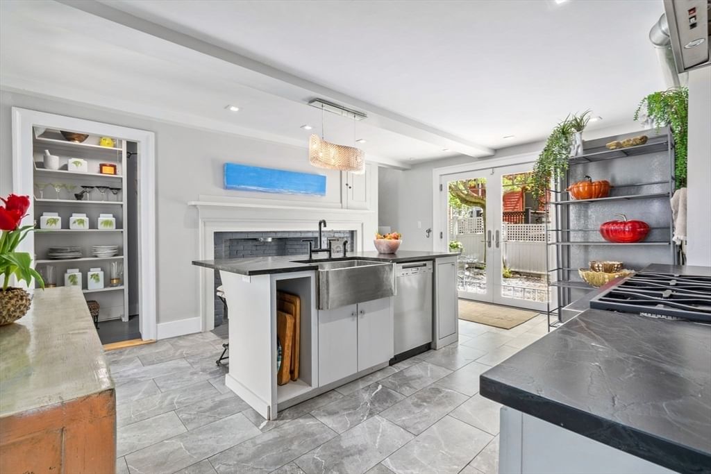 Listing Image 15