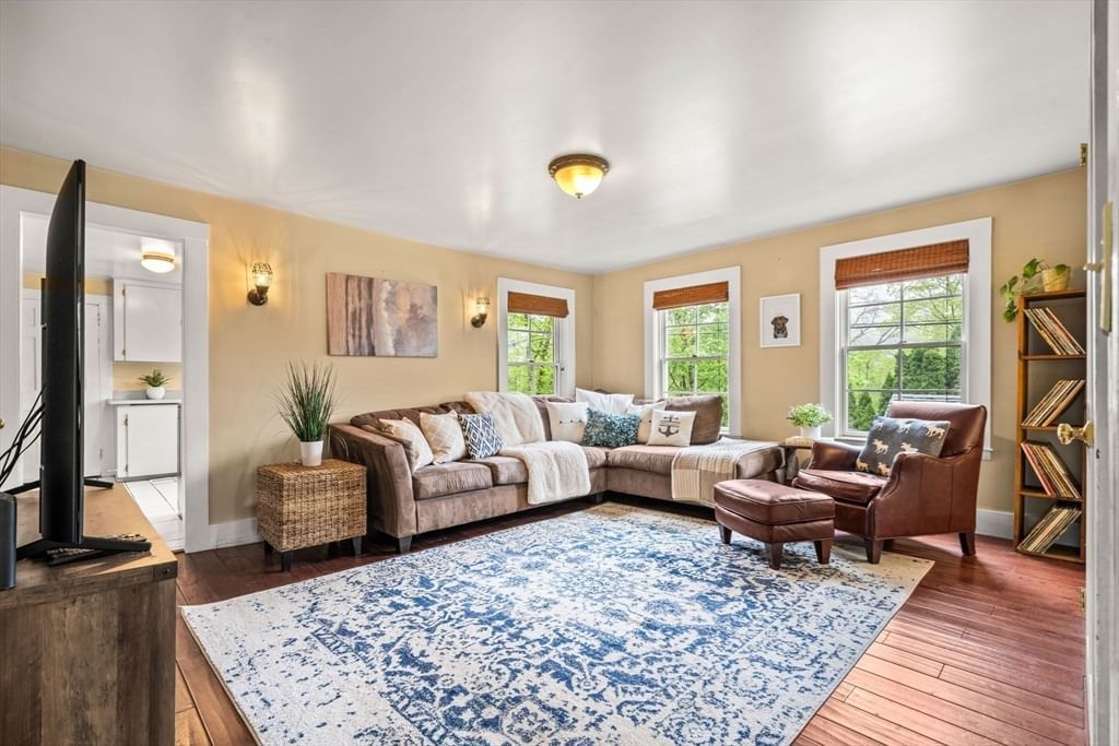 Listing Image 15