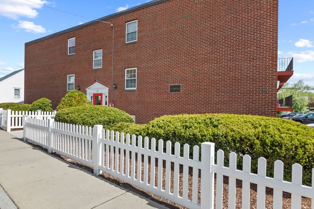 74 Springvale Ave #18 Chelsea — Photo 2 of 22