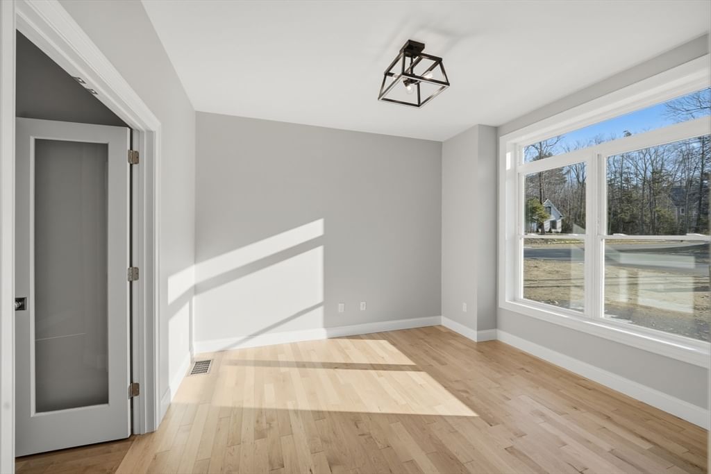 130 Linden Ridge Road Amherst — Photo 13 of 41