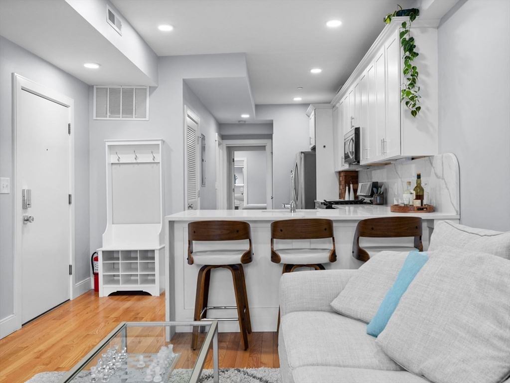 154 Lexington St #2 Boston — Photo 6 of 19