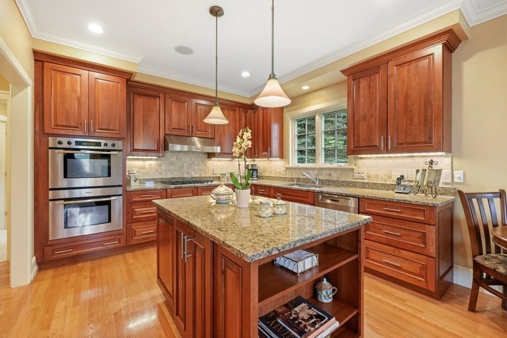 Listing Image 11