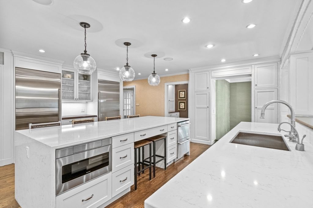 200 Cliff Rd Wellesley — Photo 15 of 40