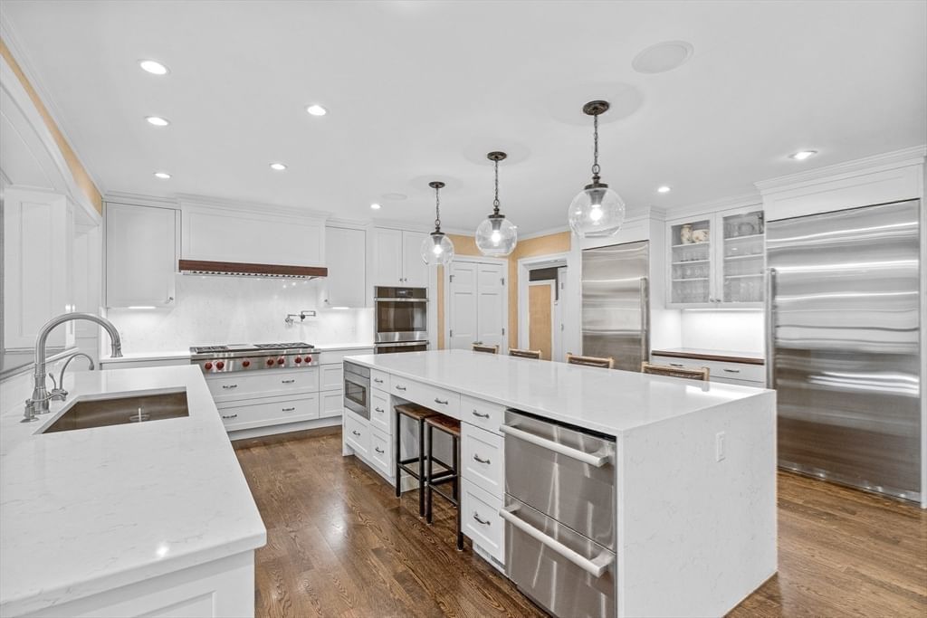 200 Cliff Rd Wellesley — Photo 17 of 40