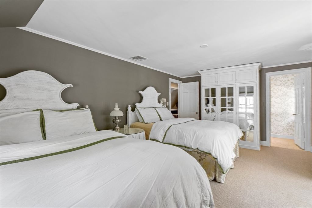 200 Cliff Rd Wellesley — Photo 30 of 40