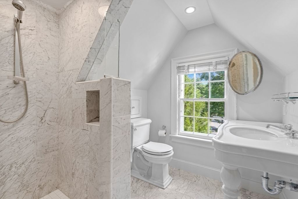 200 Cliff Rd Wellesley — Photo 34 of 40