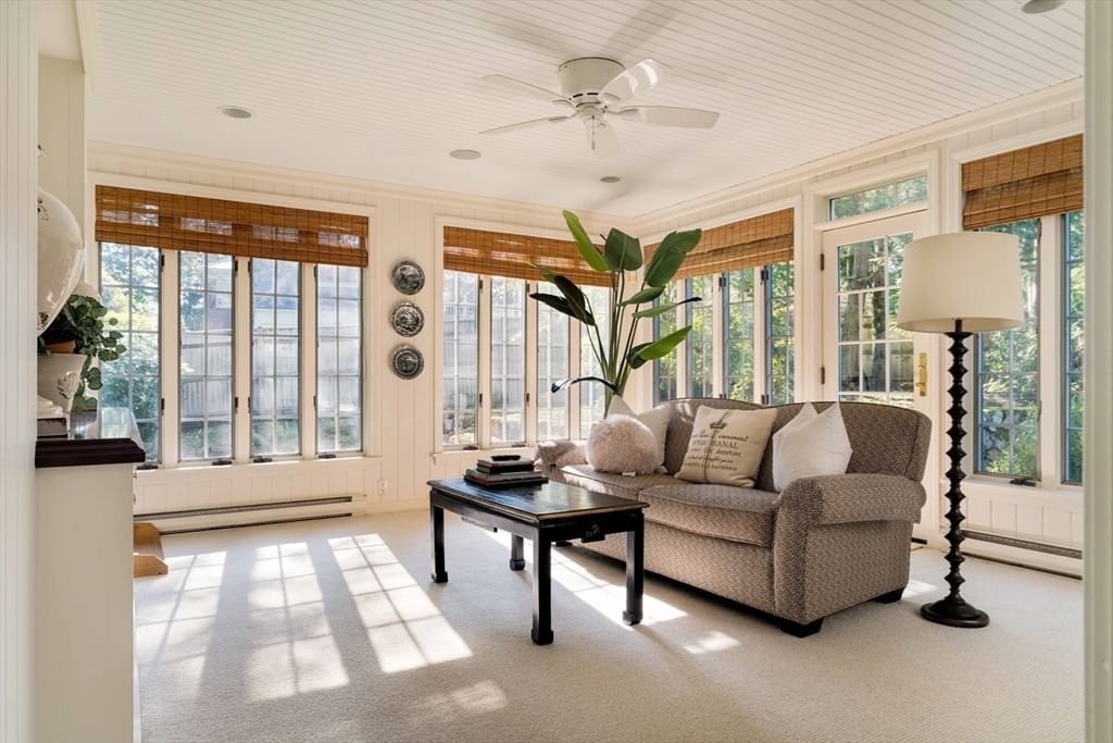 200 Cliff Rd Wellesley — Photo 8 of 40