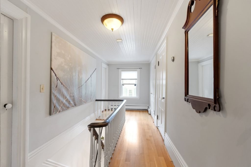 23 Centre Ave Belmont — Photo 14 of 38
