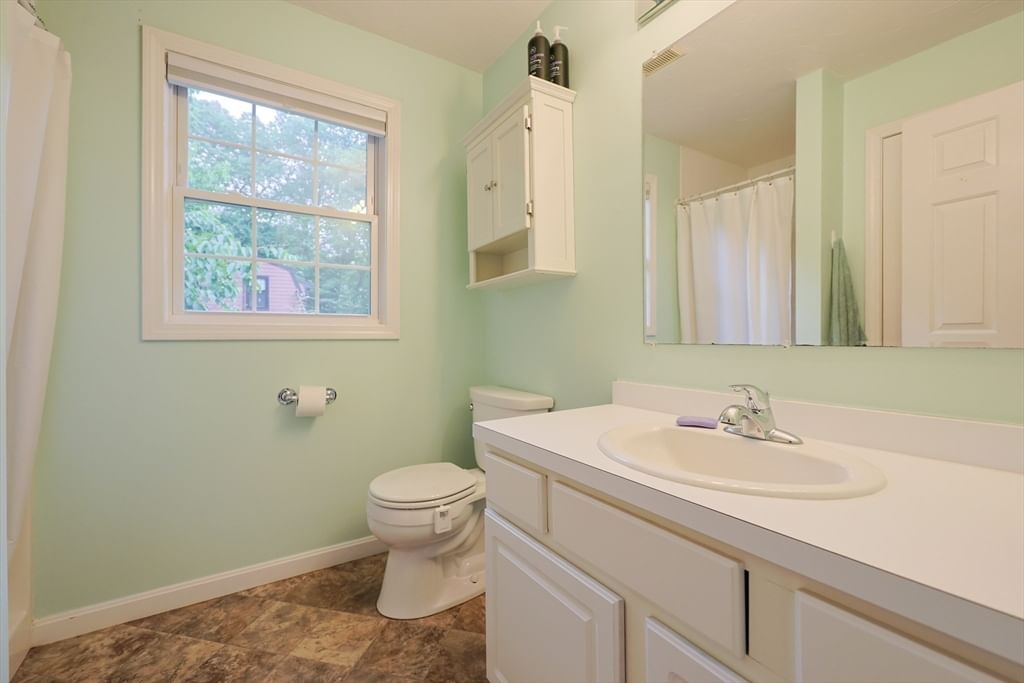 11 Dianne Ln, Ashland, MA 01721 photo 5