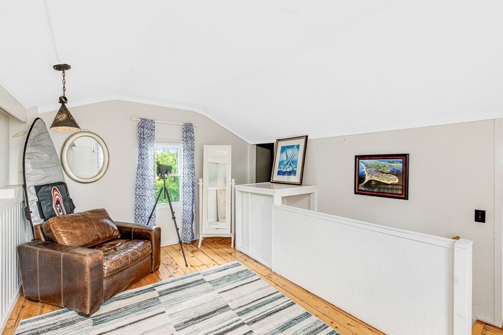 Listing Image 17