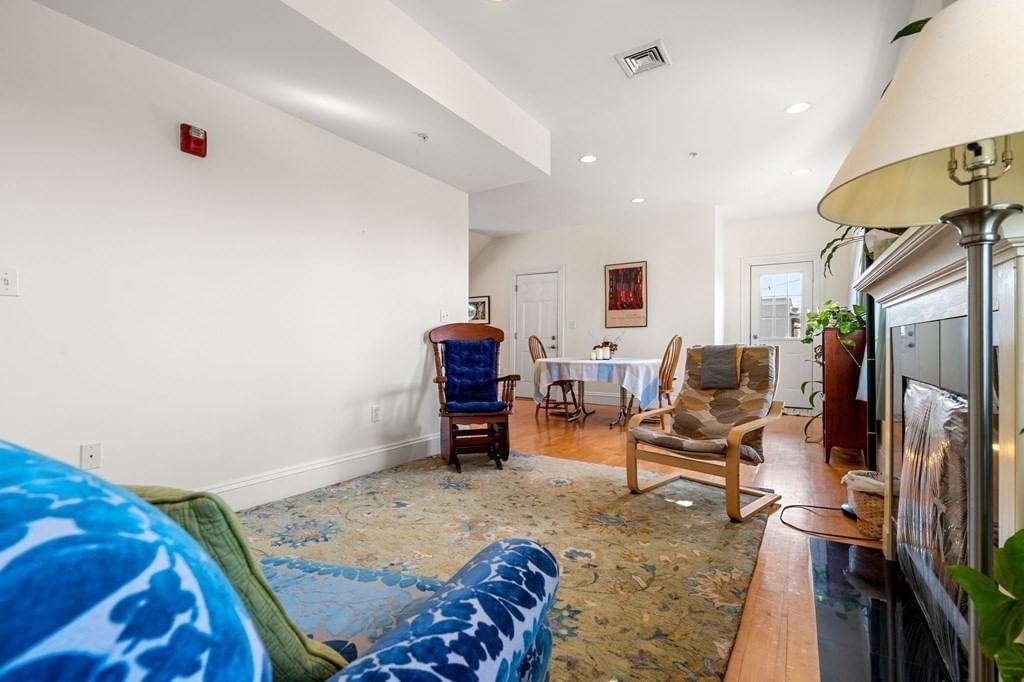 210 Summer Street #3 Somerville — Photo 4 of 25