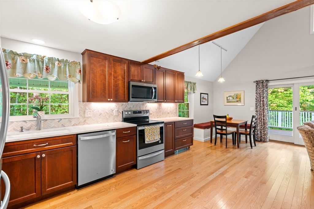 219 West St, New Salem, MA 01355 photo 2