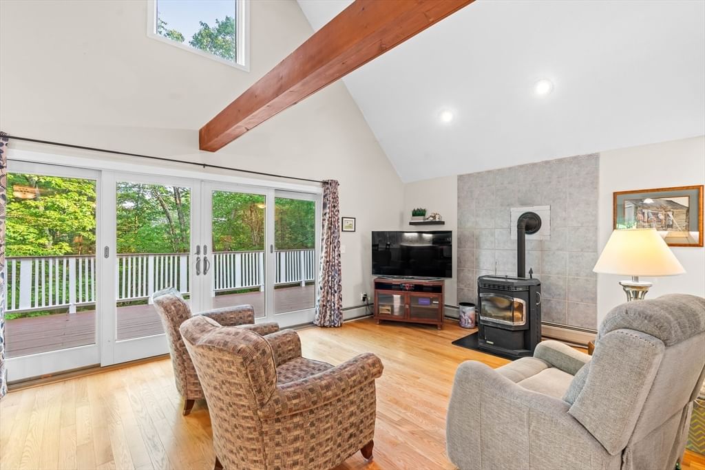 219 West St, New Salem, MA 01355 photo 3