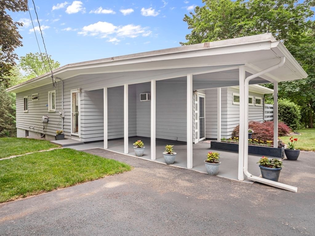 44 Locust St, Merrimac, MA 01860 photo 5