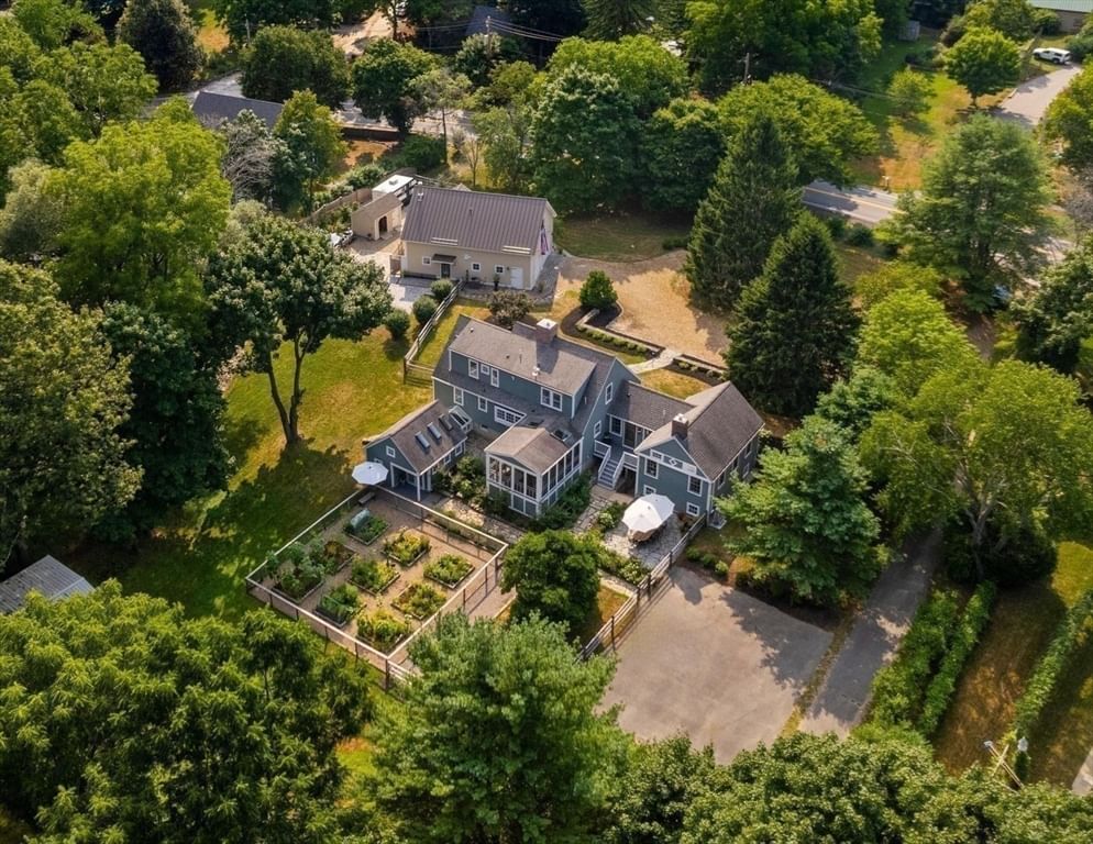 Main Listing Photo