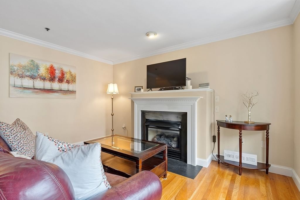 Listing Image 18