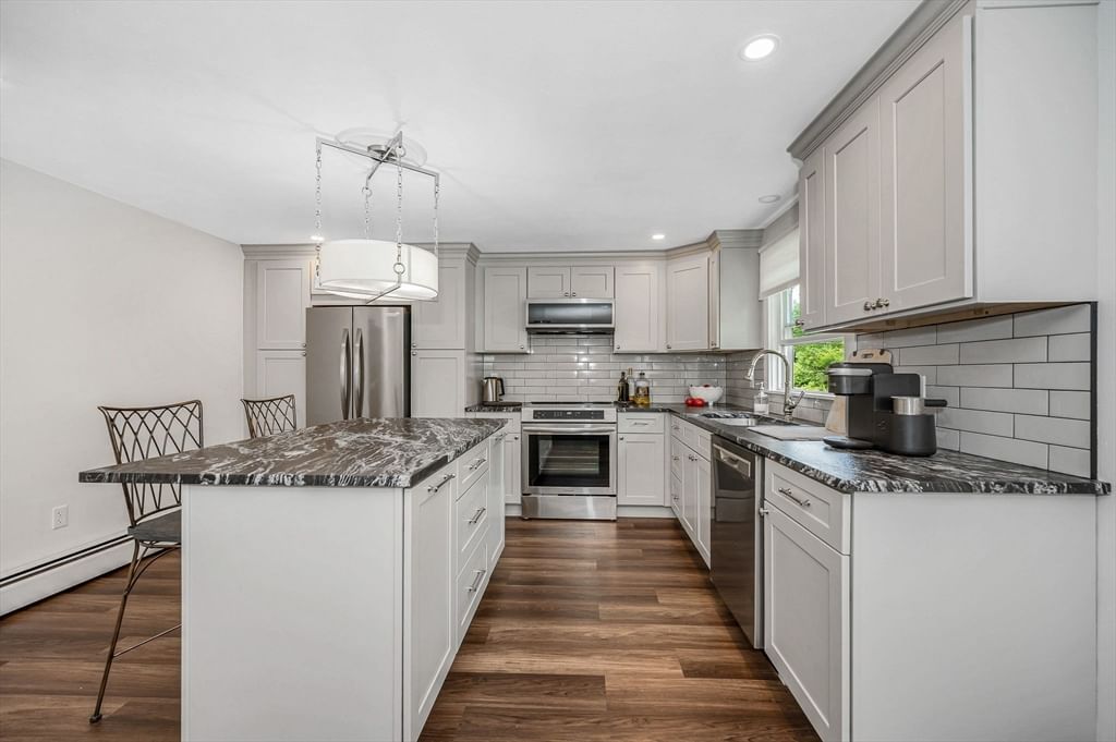 7 Washington St, Groveland, MA 01834 photo 2