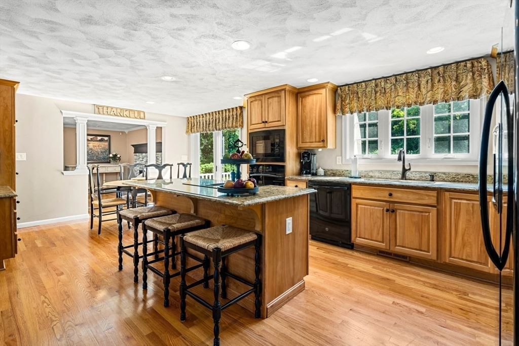 48 Center Street, Groveland, MA 01834 photo 2