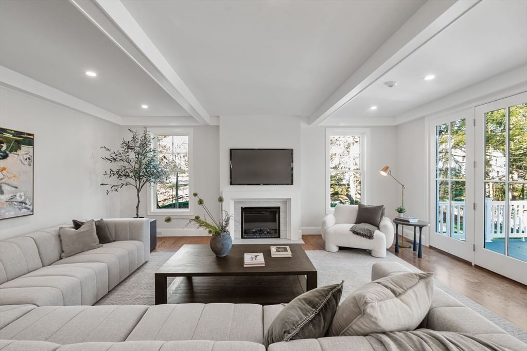 201 Lowell Road, Wellesley, MA 02481 photo 3